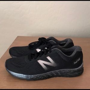 New Balance Fresh Foam Women sz 7.5 black